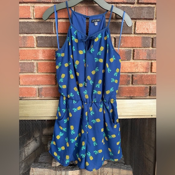 🛍️A S U Wish cuts romper shorts with excellent condition. - Picture 5 of 10
